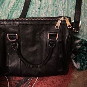 Black
Leather Satchel Zac$465
LAMB Biz satchel 6500.-
Pink Juicy Virgin $1200.~